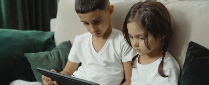Bild zum Artikel über Kinder im digitalen Zeitalter